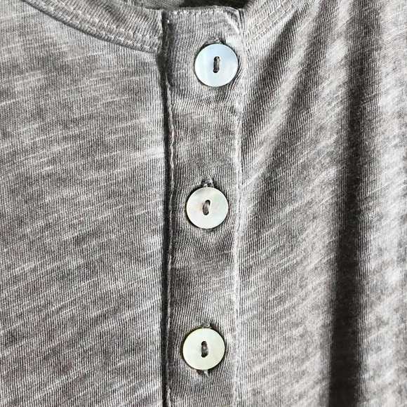 LOGO Lori Goldstein Small Tunic Top Gray Pearl Buttons Pockets‎ Burn Out 169 - Picture 4 of 8